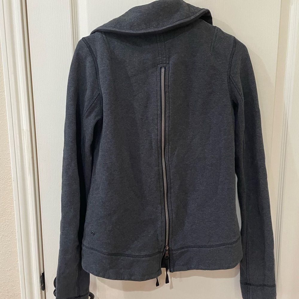 Lululemon En Route Jacket Size 8 - Picture 9 of 11